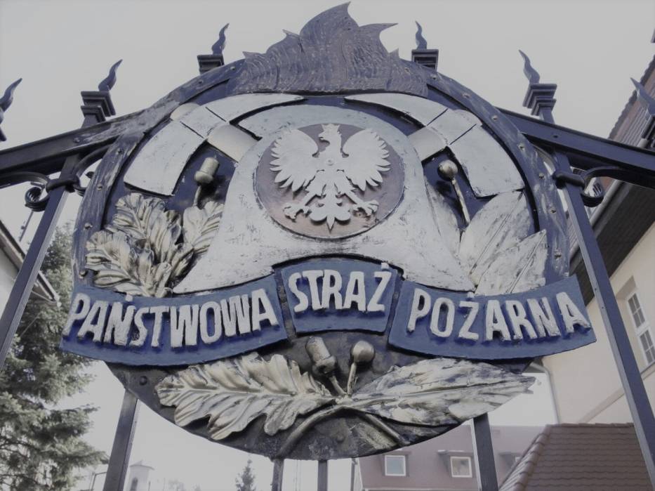 Żałoba w Komendzie Miejskiej PSP w Wałbrzychu po tragicznej śmierci strażaków. Kondolencje i minuta ciszy