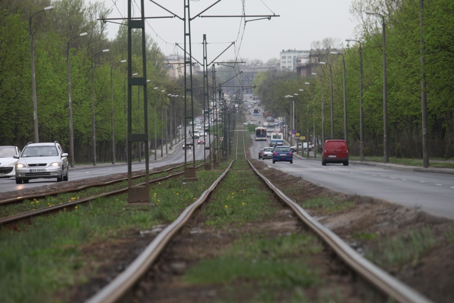 Modernizacja torowisk tramwajowych wraz z infrastrukturą towarzyszącą - 50,3 mln zł, z czego 43,2 mln zł to wpływy ze śródmiejskiej strefy płatnego parkowania