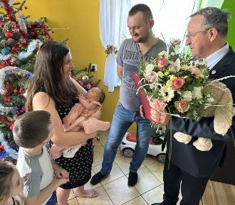 Wiktoria to pierwsza mieszkanka gminy Wolbórz urodzona w 2024 oku ZDJĘCIA