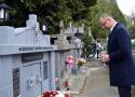 Prezydent Przemyśla Wojciech Bakun odwiedził groby samorządowców i innych osób zasłużonych dla miasta [ZDJĘCIA]