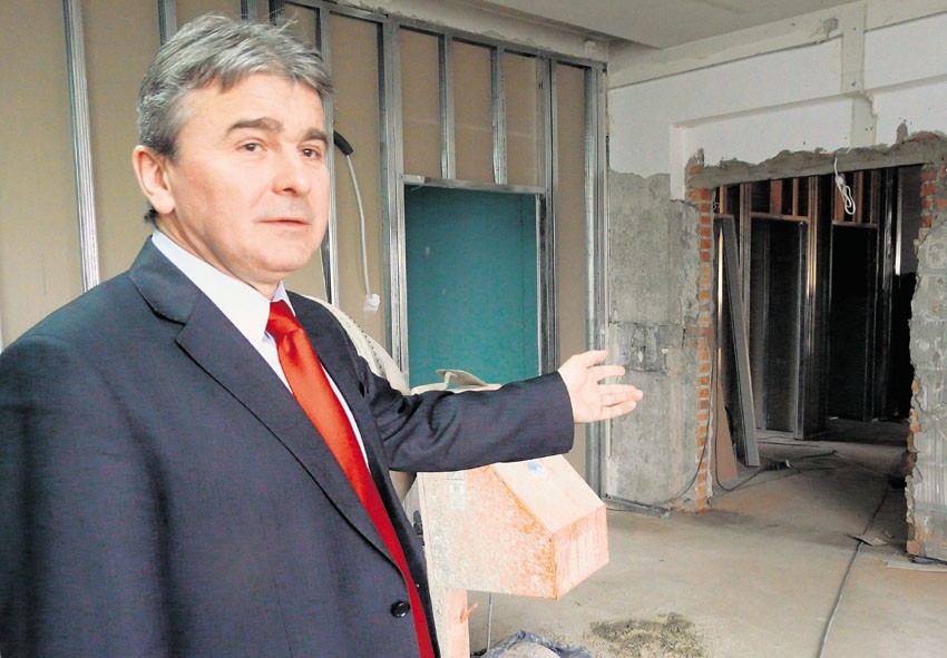 Prezes MegaMedu zapowiada, że sala operacyjna w przychodni gotowa będzie już w lipcu