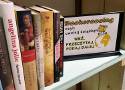 Bookcrossing w bibliotece w Dusznikach. Czym jest popularne uwalnianie książek?
