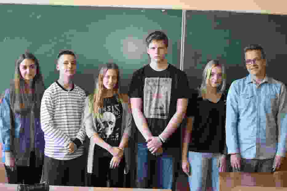 Od lewej: Aleksandra Dutkowiak, Michał Robakowski, Monika Jadczak, Hubert Piętka, Florentyna Rybczyńska oraz Jakub Jankowski.