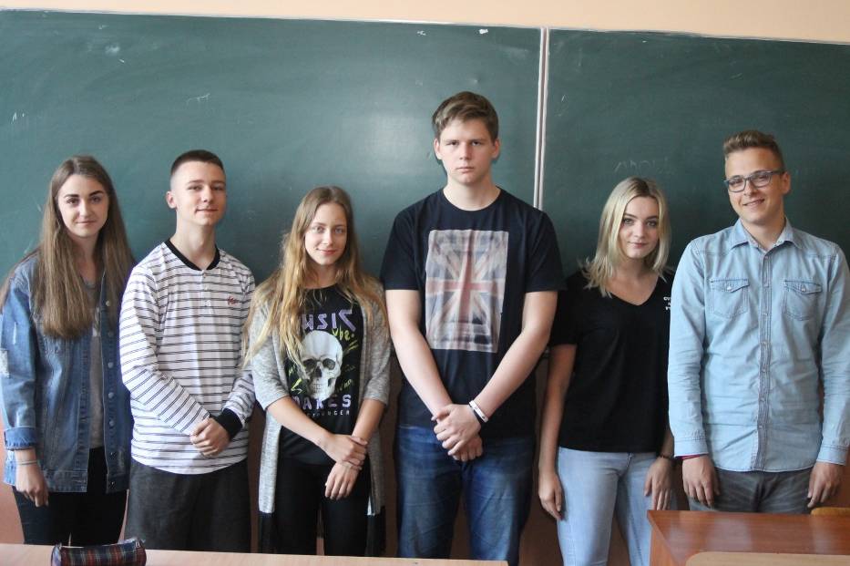 Od lewej: Aleksandra Dutkowiak, Michał Robakowski, Monika Jadczak, Hubert Piętka, Florentyna Rybczyńska oraz Jakub Jankowski.