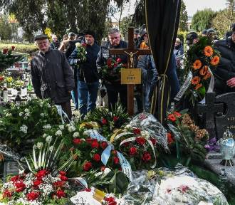 Pogrzeb mec. Witolda Burkera. Przyjaciele i rodzina pożegnali bydgoskiego adwokata