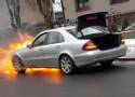 Pożar auta w centrum Krotoszyna. Dwa zastępy w walce z ogniem!