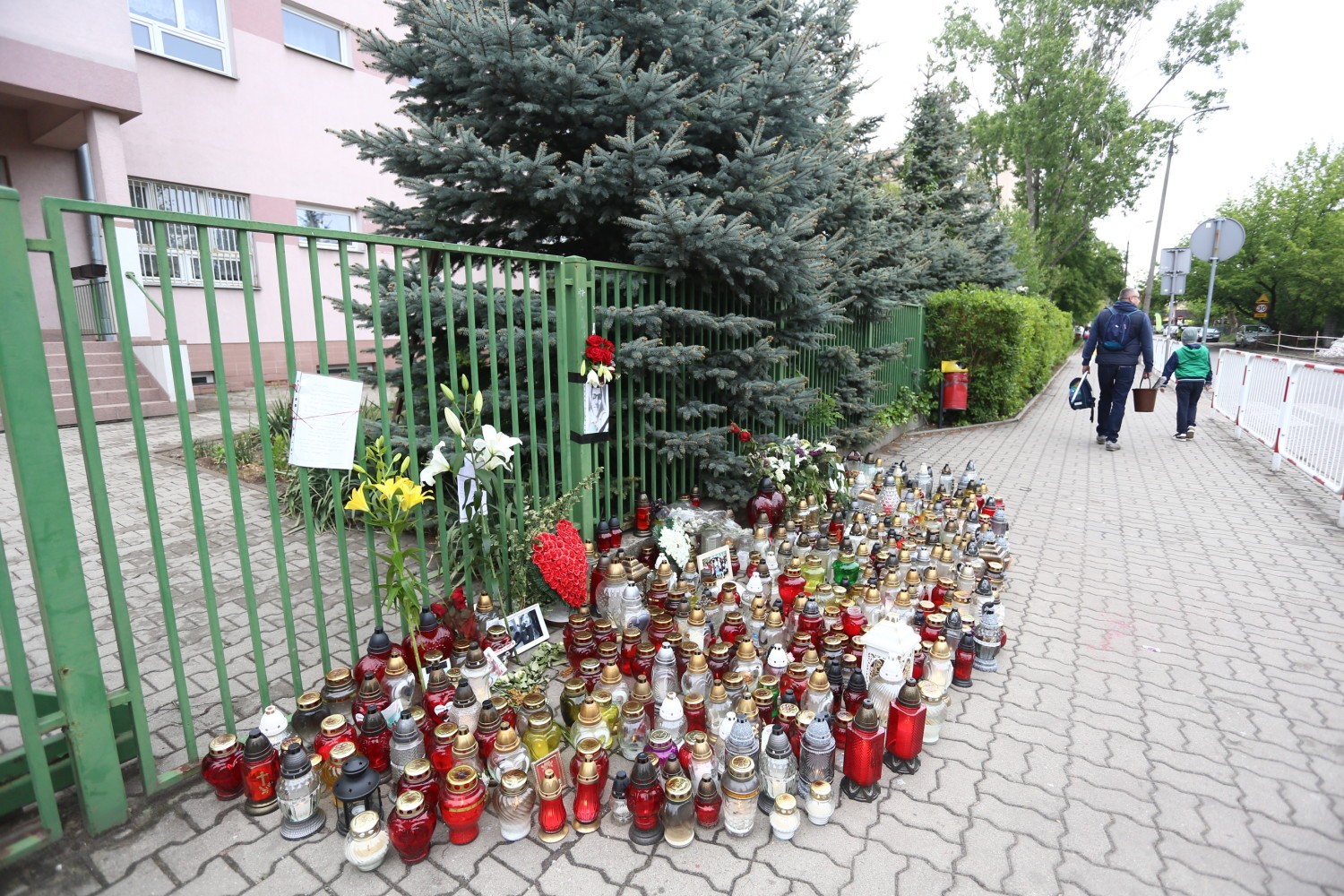 Śmierć w szkole, Wawer. W każdej warszawskiej szkole pojawi się skrzynka na anonimy. Kuratorium reaguje po zabójstwie 15-latka