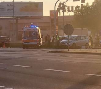 Groźny wypadek na DK44 w Mikołowie. Na miejscu służby ratownicze i policjanci