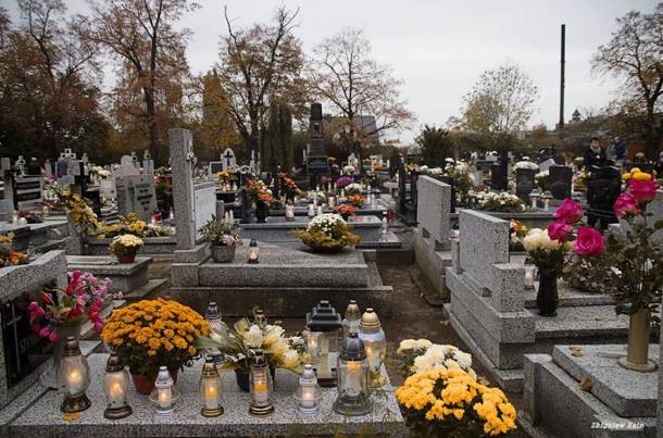 Wszystkich Świętych - cmentarze na zdjęciach Jana Zbigniewa Haina - NaszeMiasto.pl