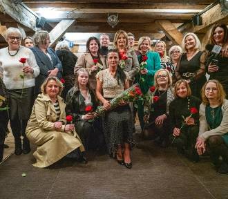 Niezwykły Dzień Kobiet w Skansenie w Radomiu. Był spektakl dla pań (ZDJĘCIA)
