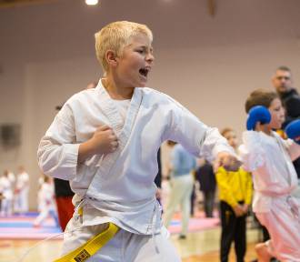 Sukcesy karateków z naszego powiatu podczas zawodów w Mosinie