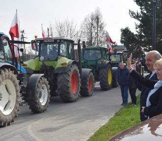 Rolniczy protest w gminie Wartkowice. Uczestnicy przekazali petycję z postulatami FOT