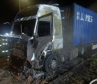 Pożar ciężarówki na autostradzie A1 na MOP Stobiecko Szlacheckie k. Radomska. ZDJĘCIA