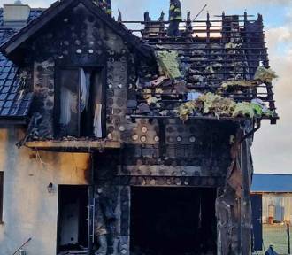 W Ułanowie koło Sieroszowic palił się dom. Poparzonego właściciela zabrał śmigłowiec