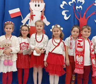 W Przedszkolu Miejskim nr 18 w Ostrołęce odbył się patriotyczny pokaz mody