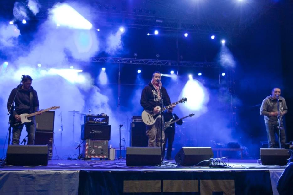 Juwenalia 2012 w Bydgoszczy (przy hali Łuczniczka) - koncert zespołu Koniec Świata
