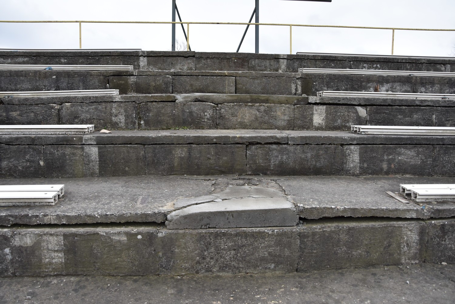 Stadion Miejski w Tarnowie znajduje się już w katastrofalnym stanie