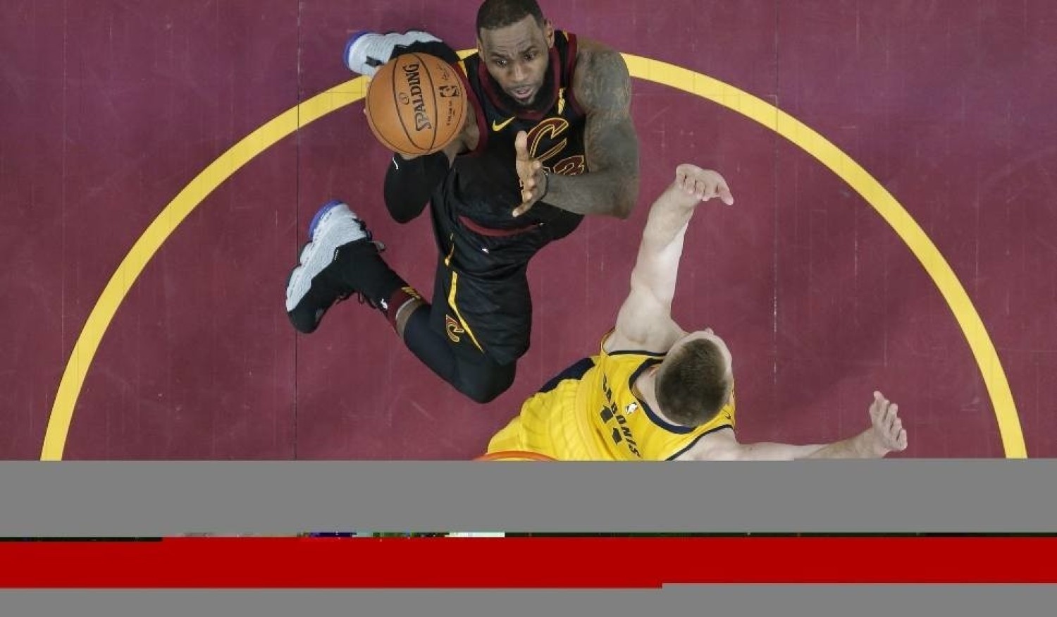 MIEJSCE 17: LeBron JamesZAROBKI: 85,5 miliona dolarówCzterokrotnie wybierany MVP NBA, najmłodszy gracz który osiągnął 30 000 punktów w karierze