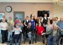Taneczny Dzień Babci i Dziadka w Domu Seniora w Wieluniu i wzruszająca wizyta w Gromadzicach