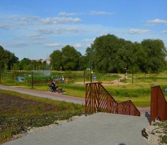 Świebodzińskie Błonia w wiosennej odsłonie. Mieszkańcy wymieniają zalety nowego parku