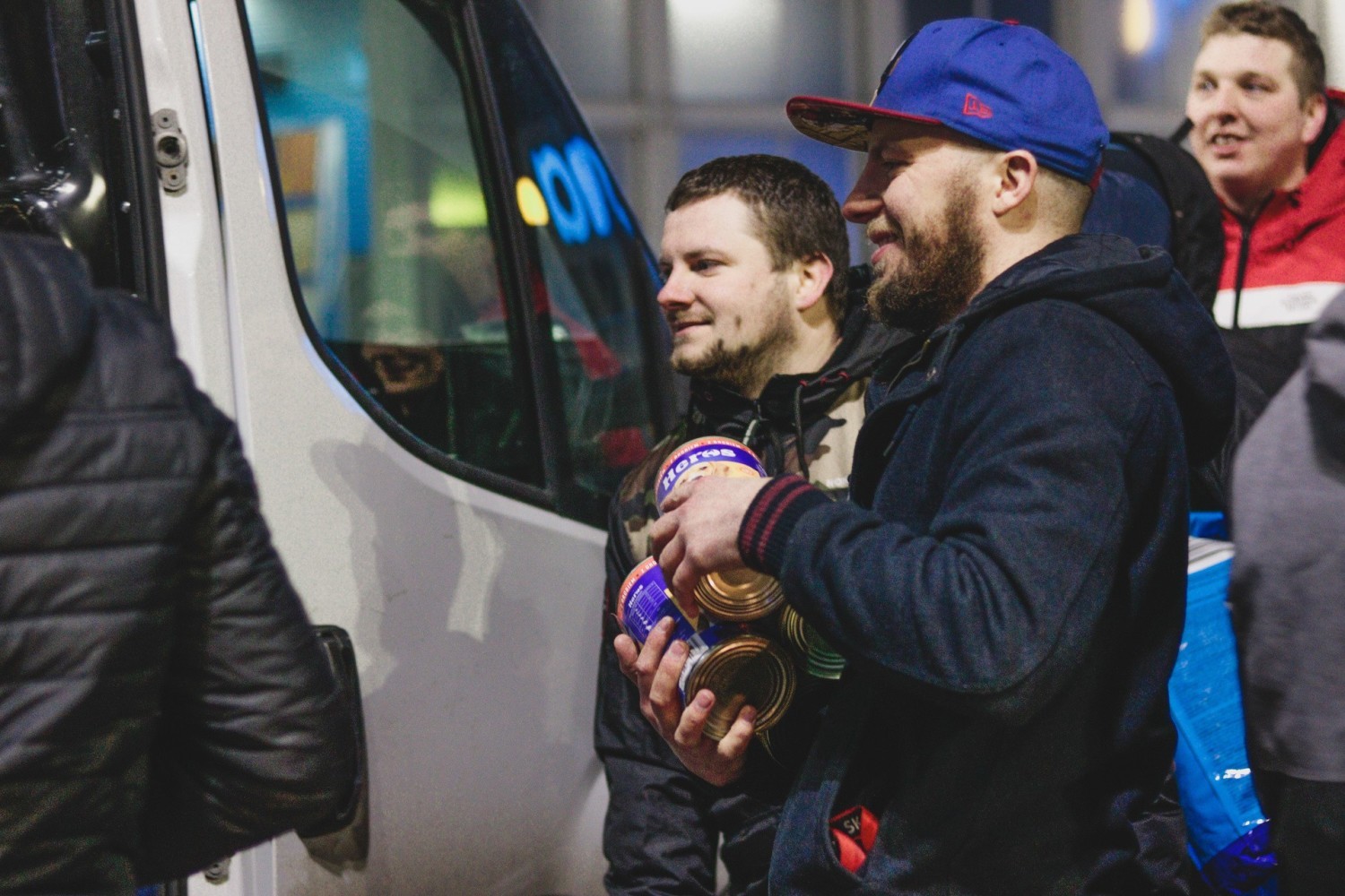 Miłośnicy aut marki bmw spotkali się w niedzielny wieczór na parkingu Castoramy w Grudziądzu