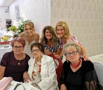 Pani Krystyna ze Sławna skończyła w majówkę 90 lat. Zdjęcia