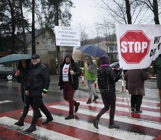 Protest na pasach w Jaroszowcu. Ludzie chcą się czuć bezpiecznie