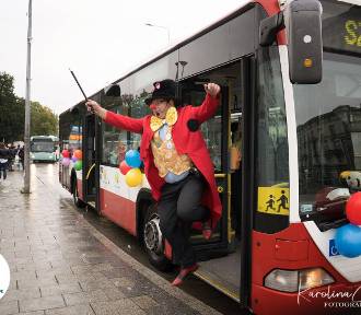 Baśniowy autobus Fundacji Dr Clown pojawi się na ulicach Sosnowca 7 października