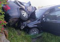 Wypadek w gminie Wartkowice. Zderzyły się dwa pojazdy ZDJĘCIA