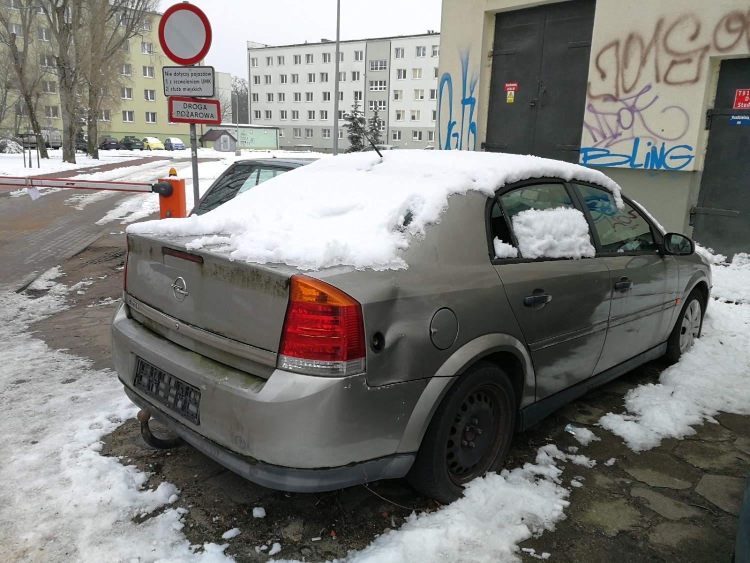 Wraki w Toruniu. To one straszą na ulicach i zajmują miejsca na parkingu. Mamy zdjęcia!