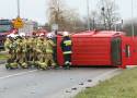 Wypadek busów koło Wrocławia. Kierowca uwięziony w kabinie. Zobacz zdjęcia
