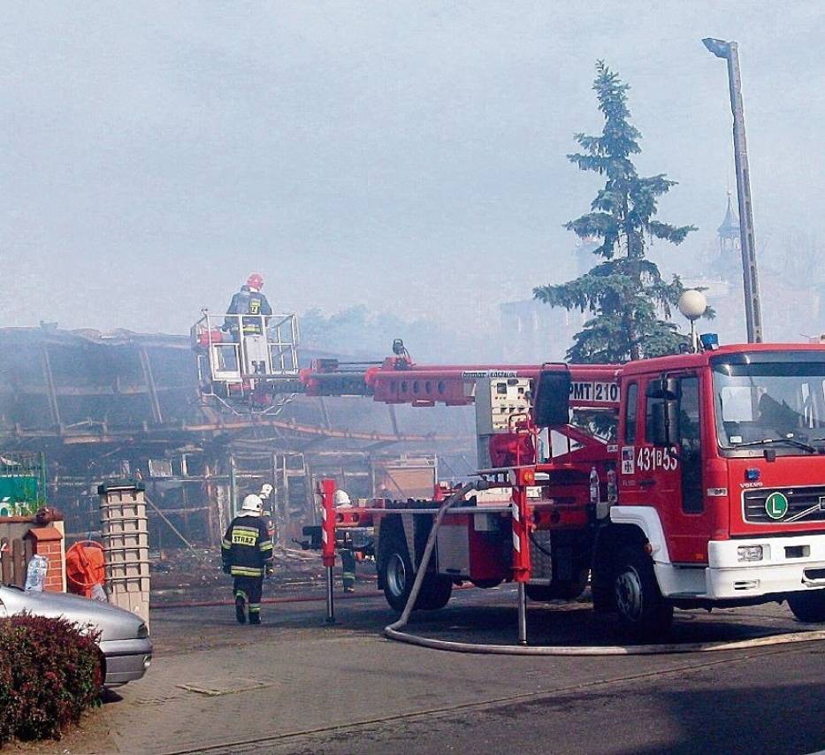 Pożar pawilonu Nomi w Lesznie, maj 2011