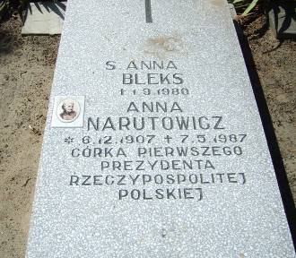 Groby znanych mieszkańców Chełmna przed Dniem Wszystkich Świętych. Zdjęcia