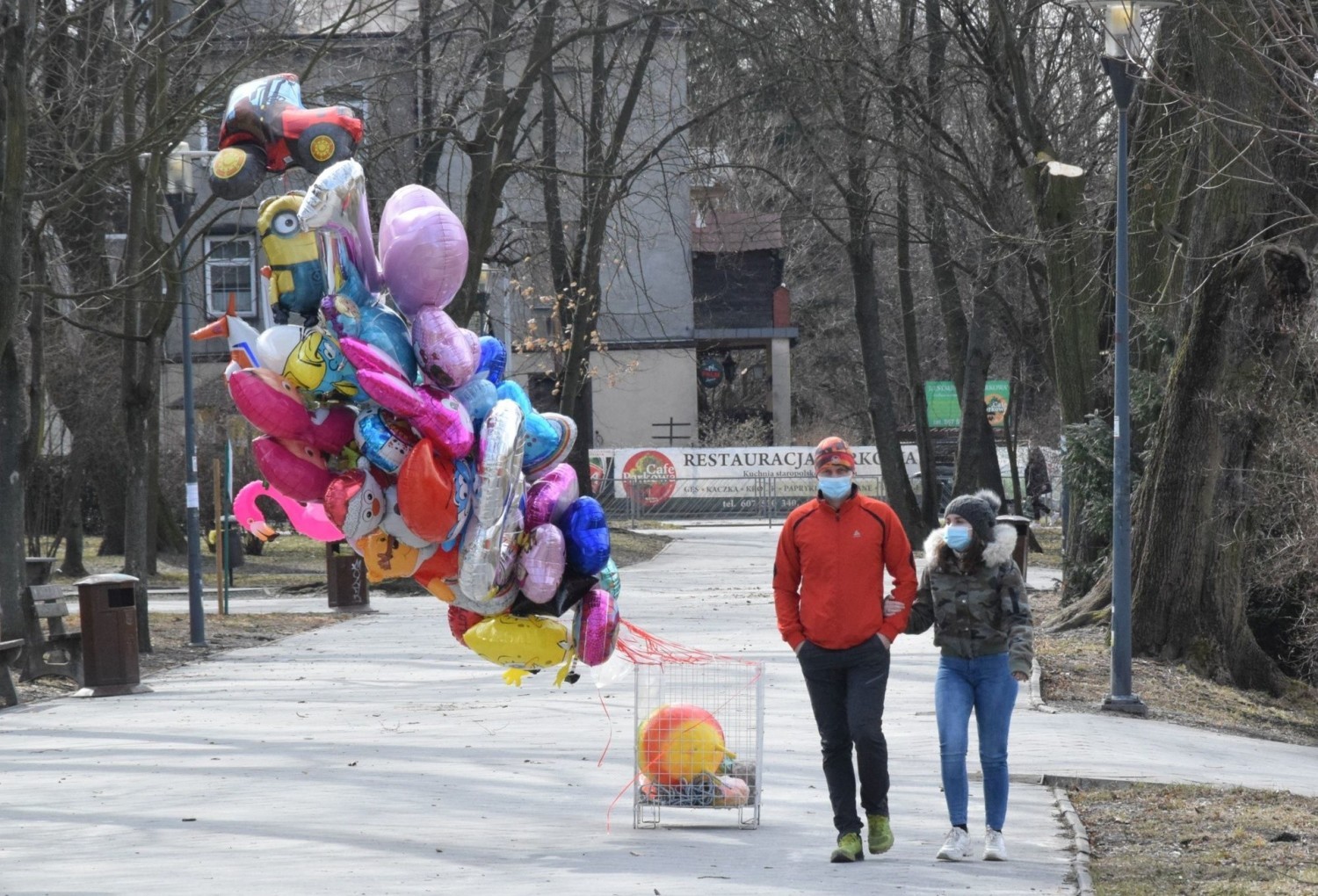 Niedziela upłynęła kielczanom na spacerach i na... rowerach. Zobacz zdjęcia
