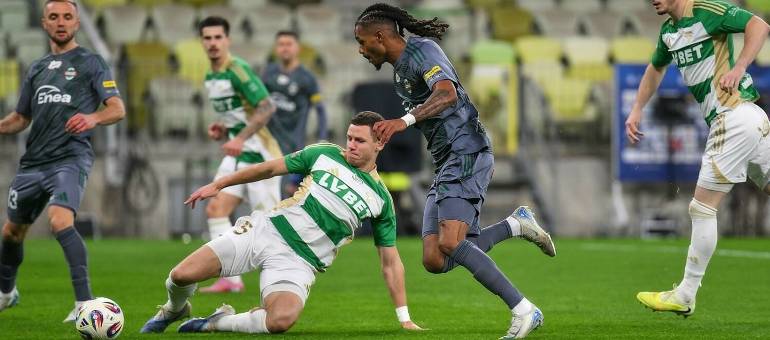 Lechia Gdańsk marnowała kolejne okazje, a Radomiak Radom pokazał skuteczny futbol. Piłkarze biało-zielonych wygwizdani przez kibiców