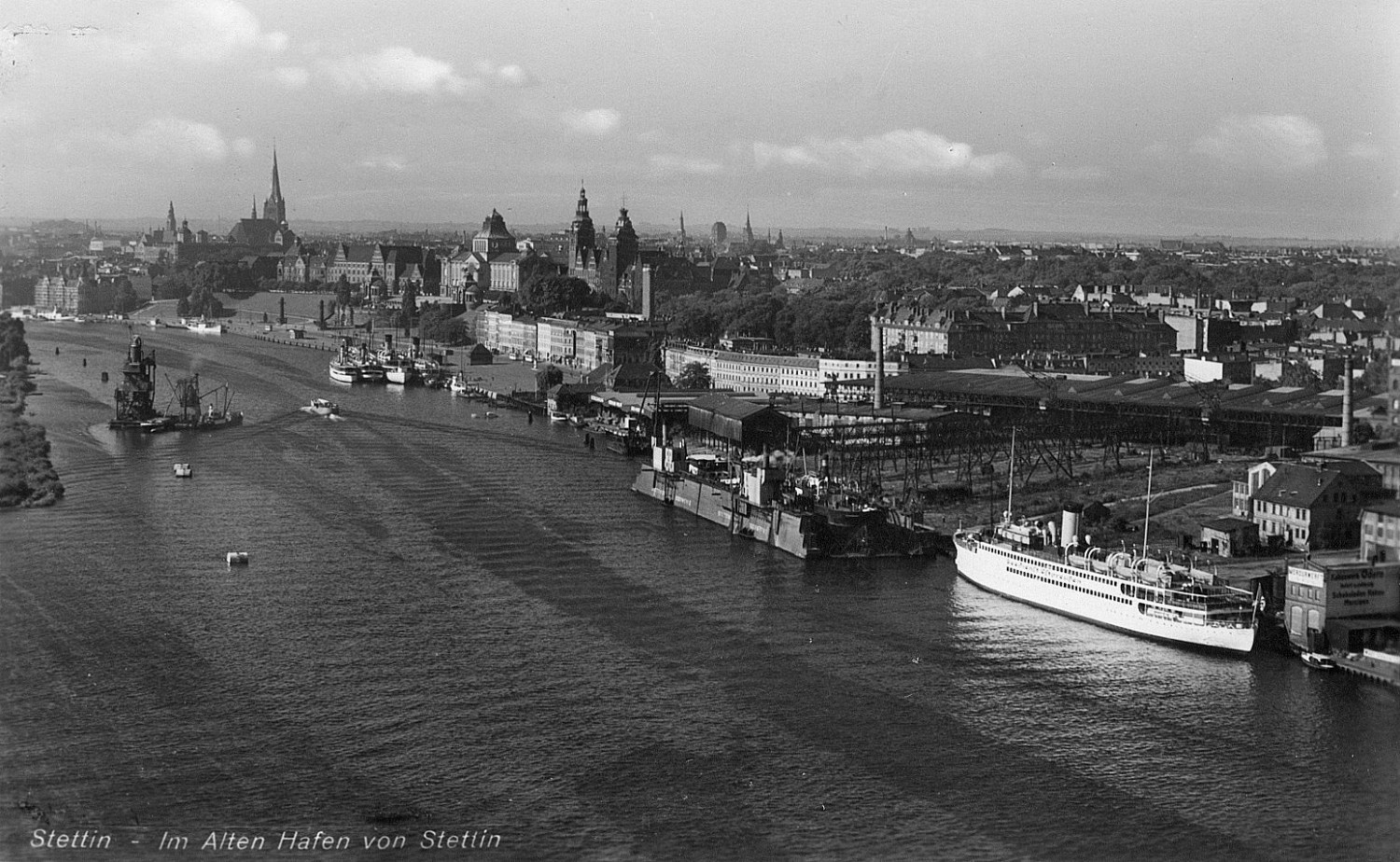Jednak wcześniej bez maszyn latających jakoś sobie radzono z robieniem panoram miasta