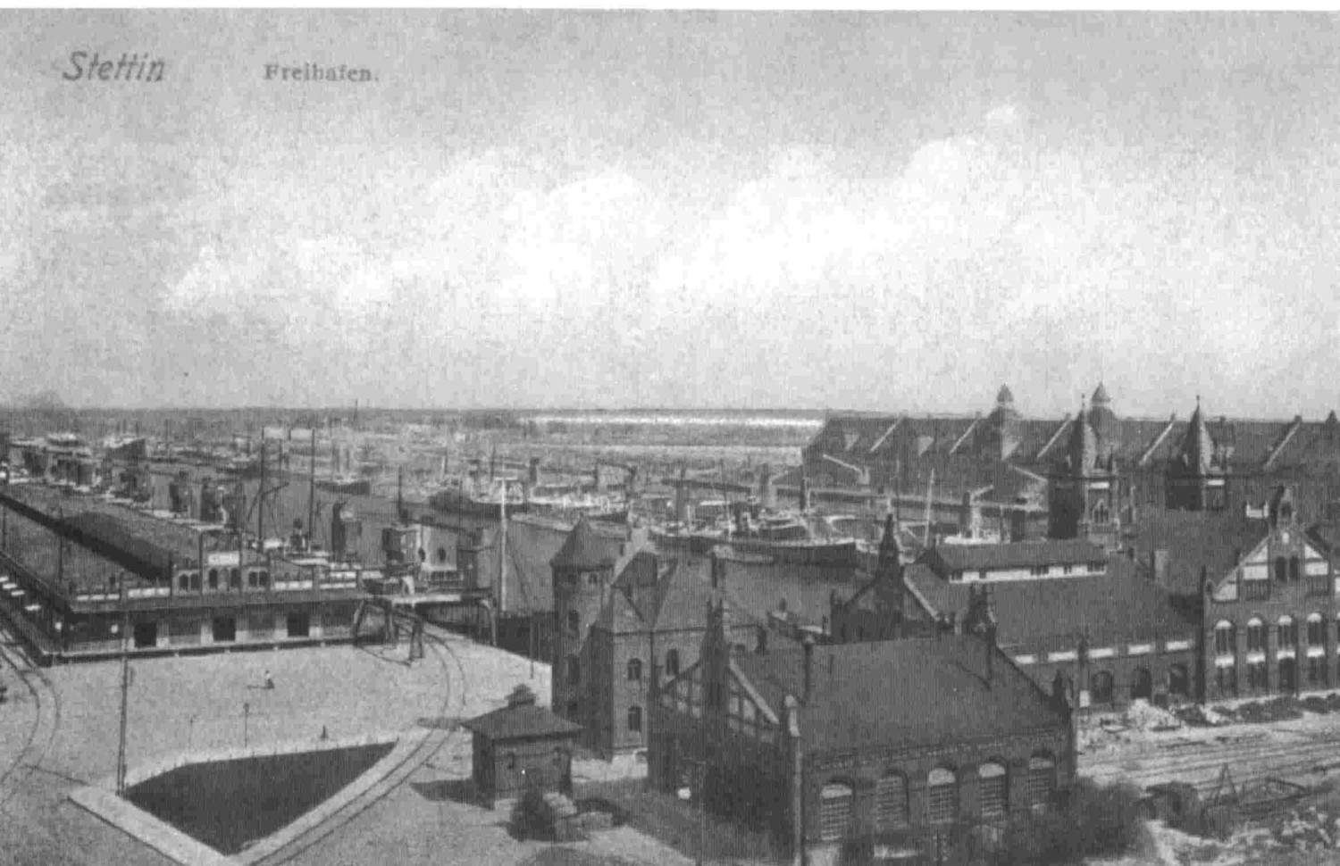 Jednak wcześniej bez maszyn latających jakoś sobie radzono z robieniem panoram miasta