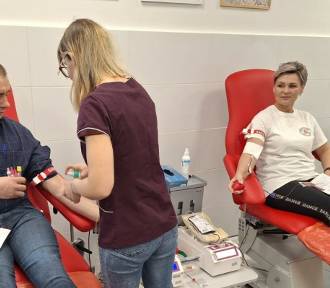 Krwiodawcy z Elektrowni Bełchatów oddawali krew podczas kolejnej akcji