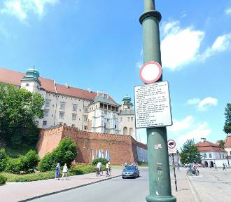 Kamery mają rejestrować pojazdy nielegalnie przejeżdżające pod Wawelem