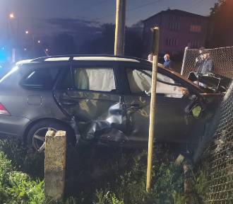 Połomia: BMW wjechało w bok volkswagena. 23-latek zignorował znak "STOP"