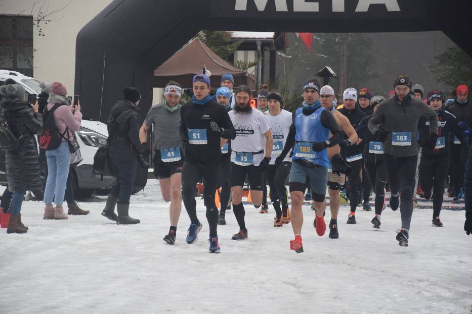 Zimowy Półmaraton/Ćwierćmaraton w Łęknie. W siódmej edycji biegu wystartowało 160 biegaczy [zdjęcia]