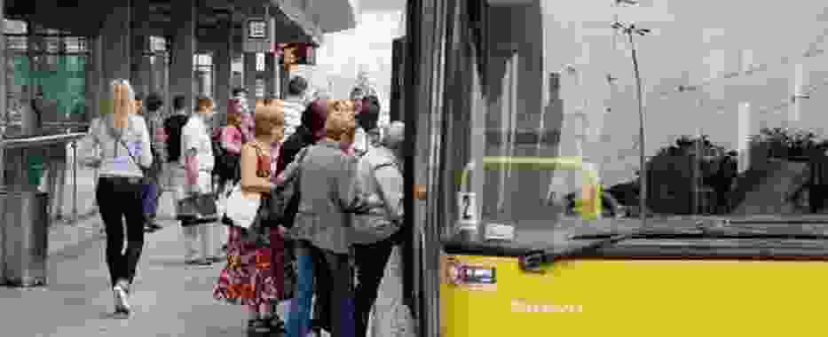 Od 29 sierpnia we Wrocławiu obowiązują mocno okrojone rozkłady jazdy autobusów i tramwajów