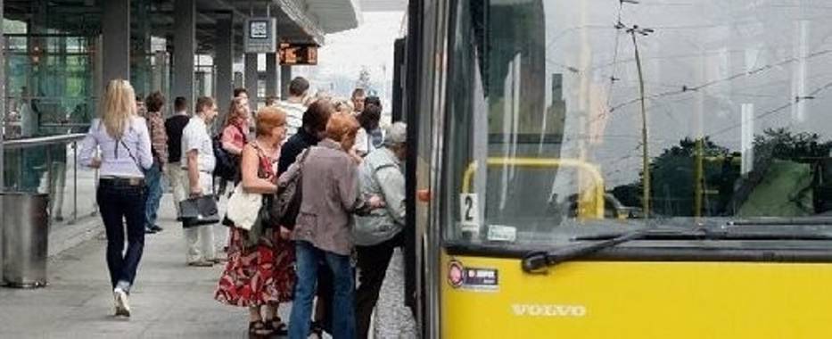 Od 29 sierpnia we Wrocławiu obowiązują mocno okrojone rozkłady jazdy autobusów i tramwajów