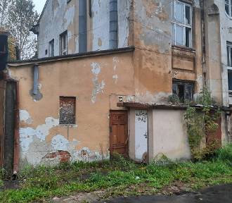 Starostwo w Radomsku wystawiło na sprzedaż budynki po ZPO. Jak wypadł przetarg?