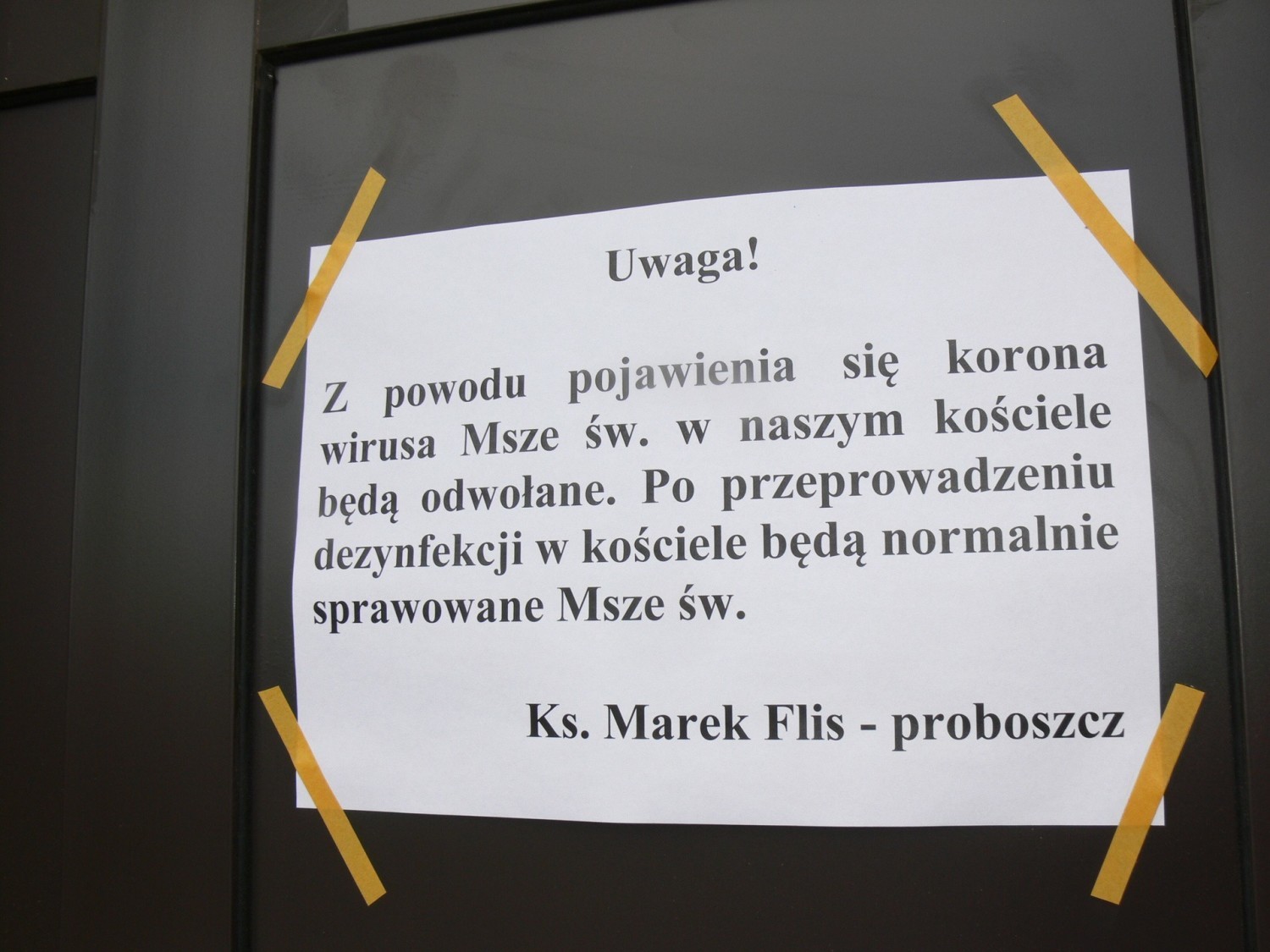 Po wykryciu u jednego z księży CIVID 19 świątynia została zamknięta na głucho