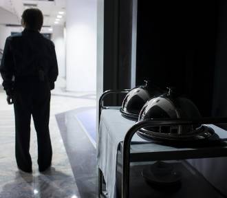 W Warszawie powstała restauracja, gdzie zjesz w całkowitej ciemności. Byliśmy w środku! [WIDEO] 