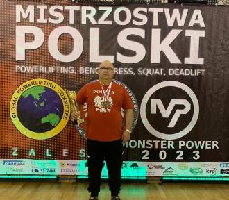 Złoty medalista mistrzostw Polski Polskiej Unii Trójboju Siłowego z 3. FLO!