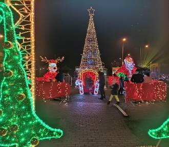Mikołajki i kiermasz świąteczny - spotkanie przy choince w Unisławiu. Zdjęcia