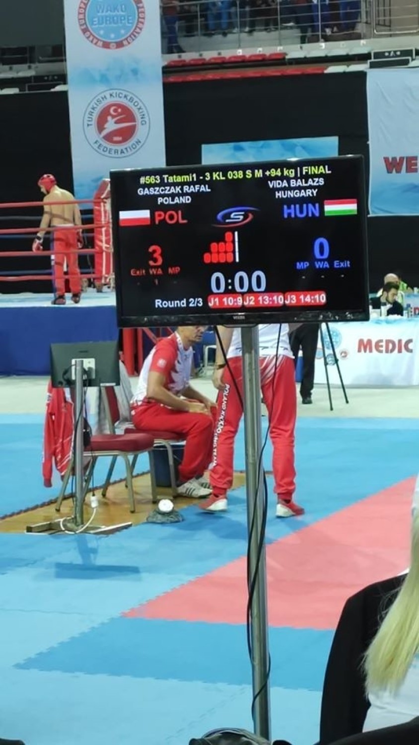 Rafał Gąszczak, kickbokser Akademii Sportów Walki Knockout Zielona Góra, został mistrzem świata