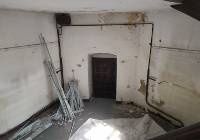 Opuszczony pałac w Koniecpolu. Co się kryje w jego wnętrzach?